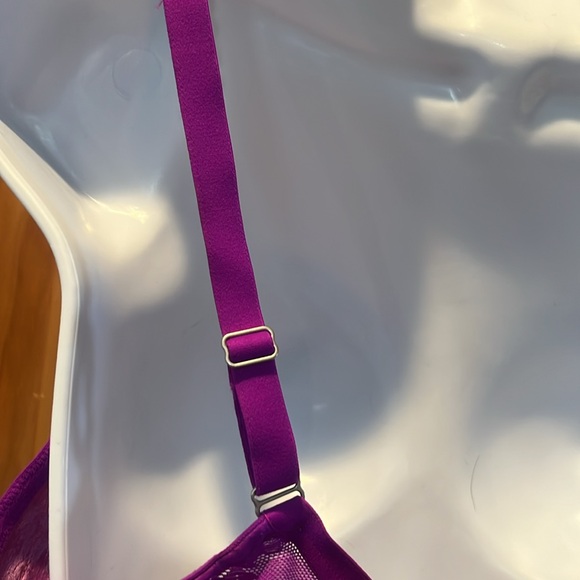 Victoria's Secret Bra - Size 38C - Picture 7 of 10